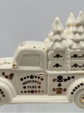 Lenox Mistletoe Park Truck Cream and Gold